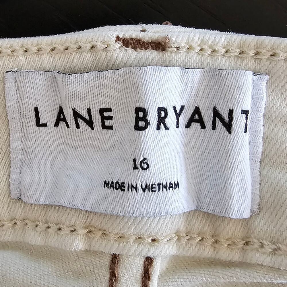 Lane Bryant Signature Fit Boyfriend Bermuda Shorts Cream Size 16 - Picture 4 of 7